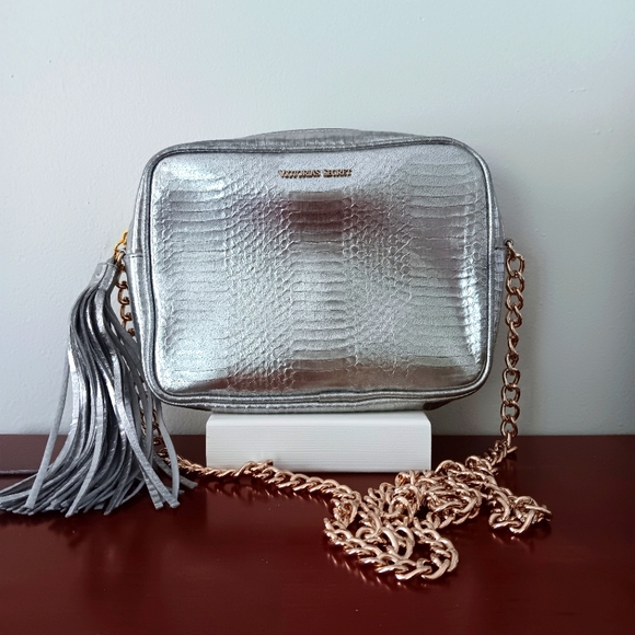 Victoria's Secret Purse Metallic Silver Gold Chain Strap Tassel Faux Leather - Picture 1 of 11